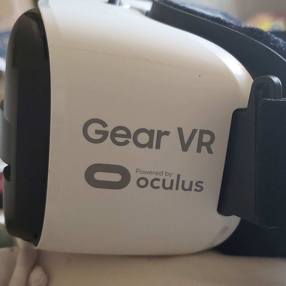 VR Headset - Picture 5 of 5